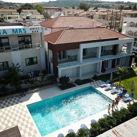 Ellinfos 3* ハニオティス