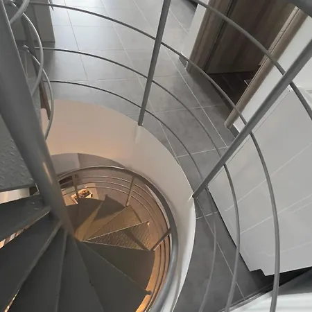 アパートホテル Ellinfos ハニオティス