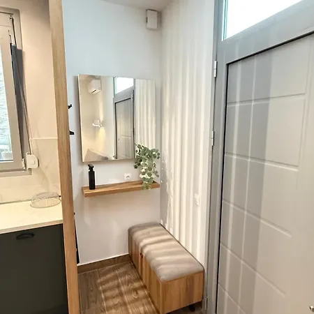 アパートホテル Ellinfos 3*