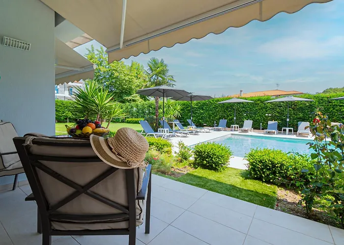 Ellinfos Aparthotel 4*