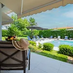 Ellinfos Appart hôtel 4*