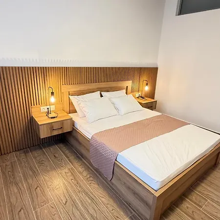 Ellinfos Aparthotel *