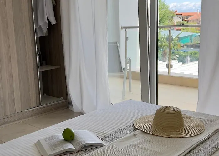 Ellinfos 3* Chaniotis