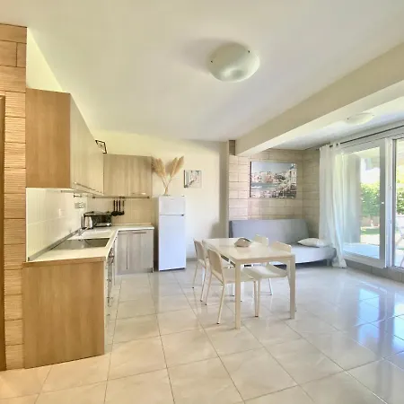 Ellinfos Aparthotel Chaniotis