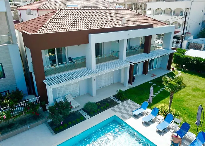 Aparthotel Ellinfos 4*