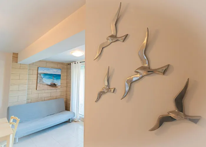 Aparthotel Ellinfos 4*