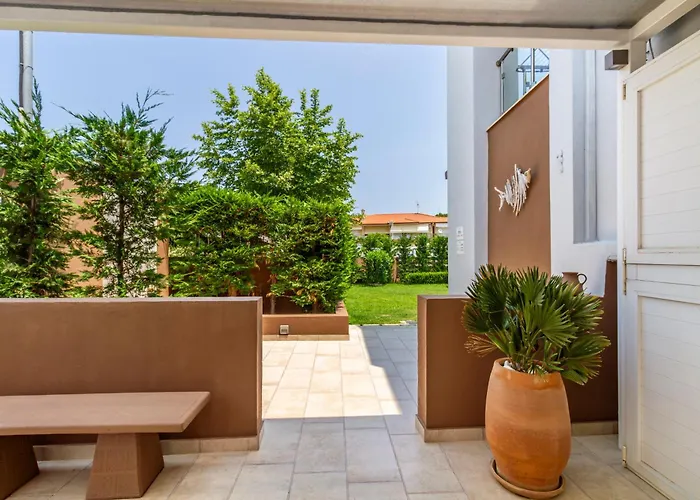 Aparthotel Ellinfos 4*